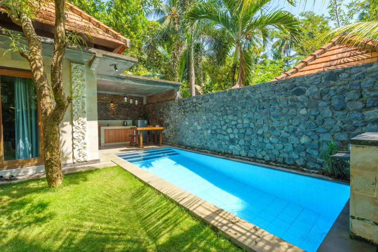 Coco Garden Pool Villas Kubutambahan  Exterior photo