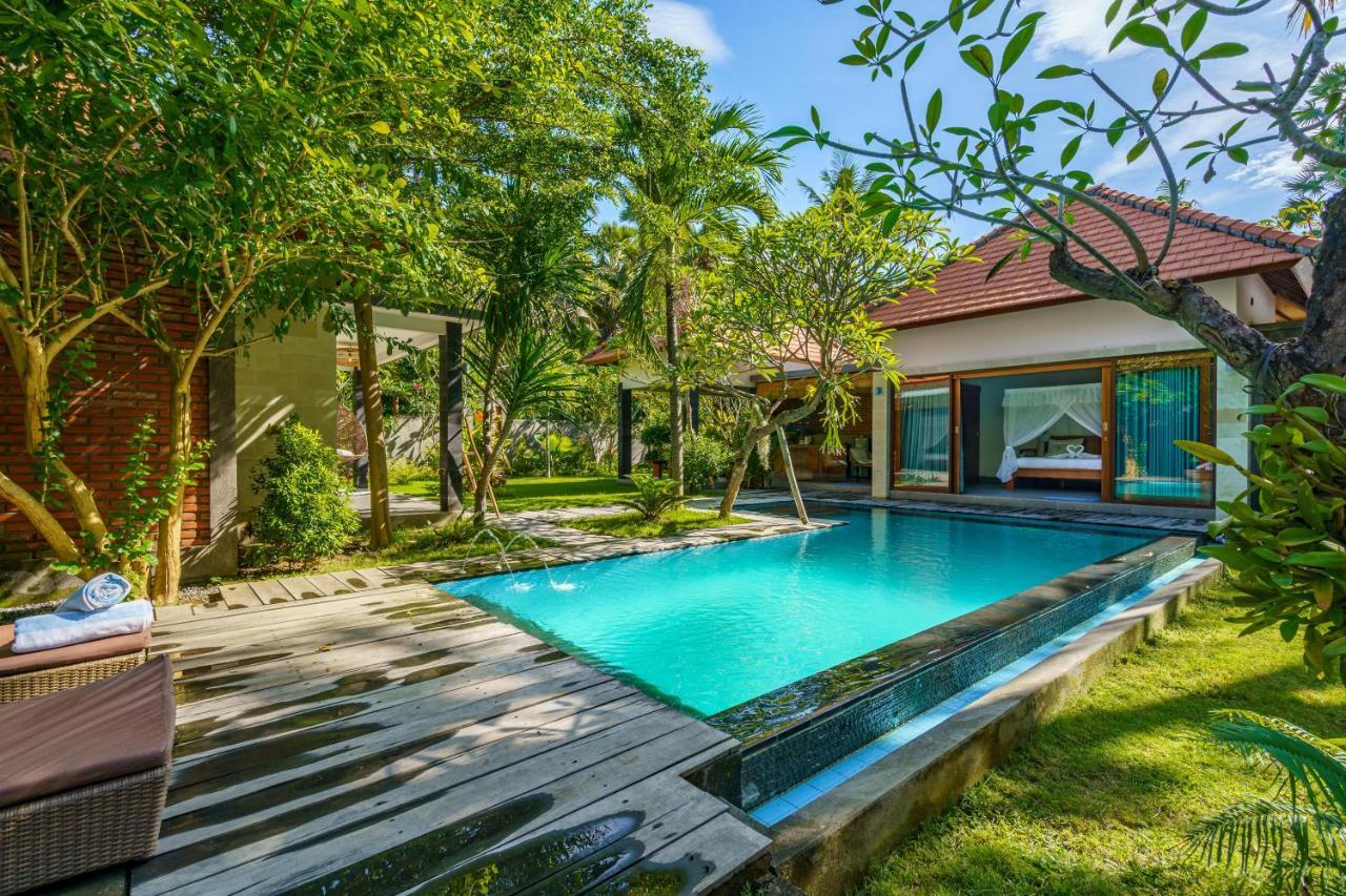 Coco Garden Pool Villas Kubutambahan  Exterior photo